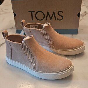 NWT TOMS suede shoes size 8